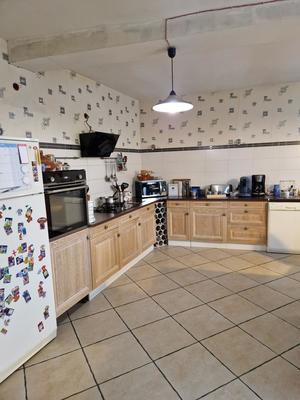 Maison - 241 m² - 10 pièces