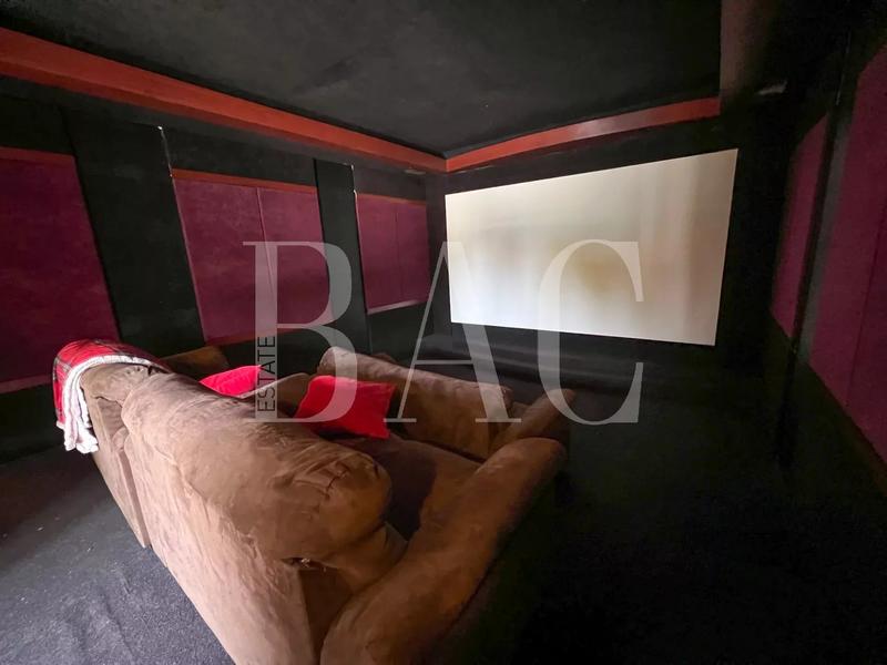 Villa - 310 m² - 8 pièces