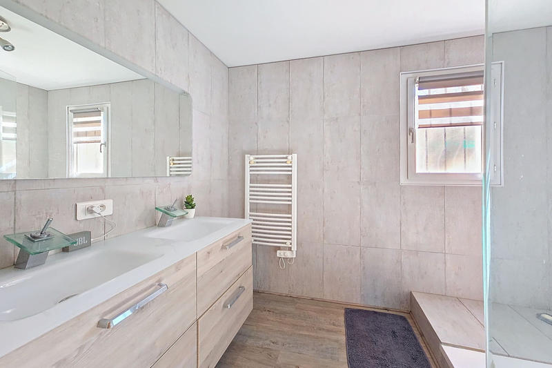 Maison - 170 m² - 7 pièces