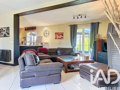 Maison - 202 m² - 8 pièces