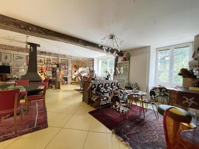 Maison - 235 m² - 6 pièces