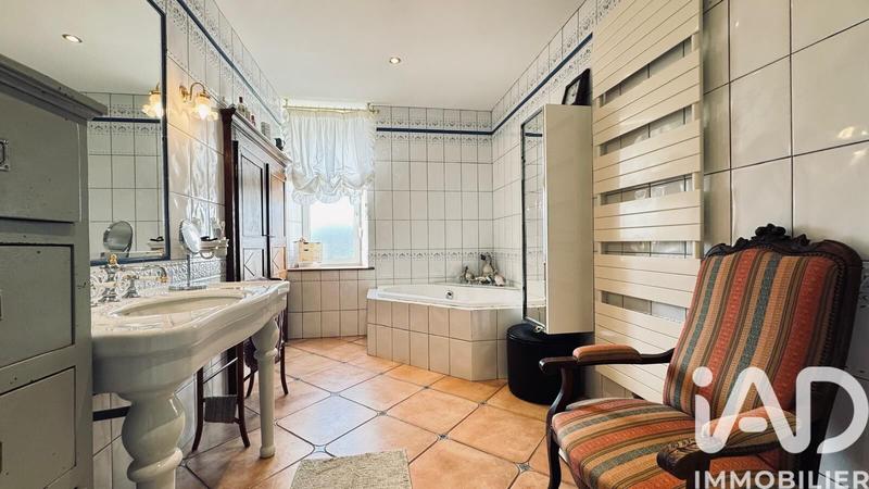 Maison - 200 m² - 6 pièces