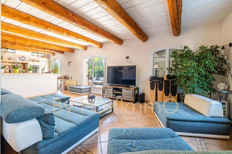 Villa - 225 m² - 6 pièces