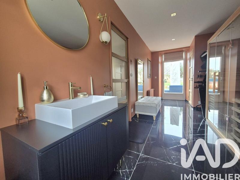 Maison - 291 m² - 10 pièces