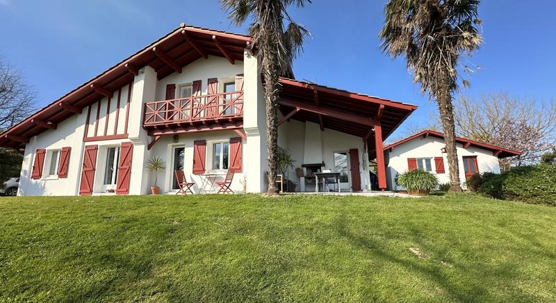 Maison contemporaine - 188 m² - 6 pièces