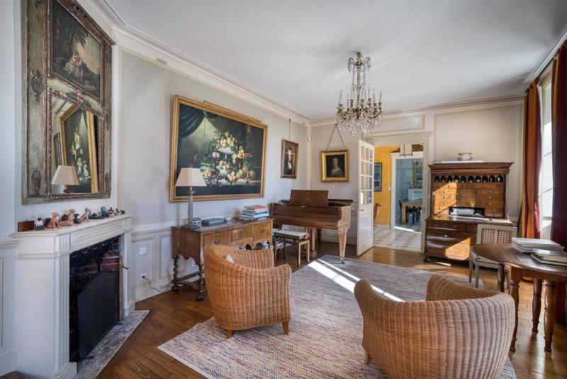 Propriété - 650 m² - 8 pièces