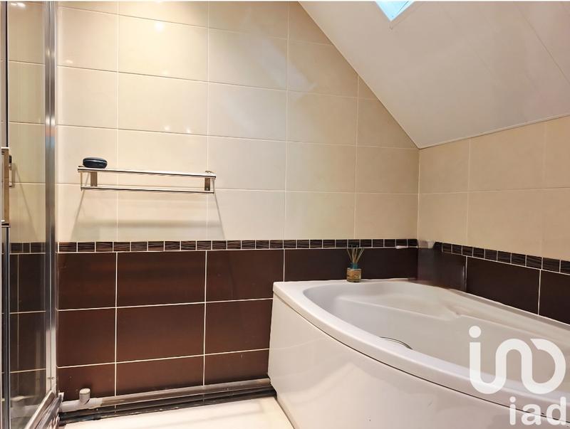 Maison - 94 m² - 6 pièces