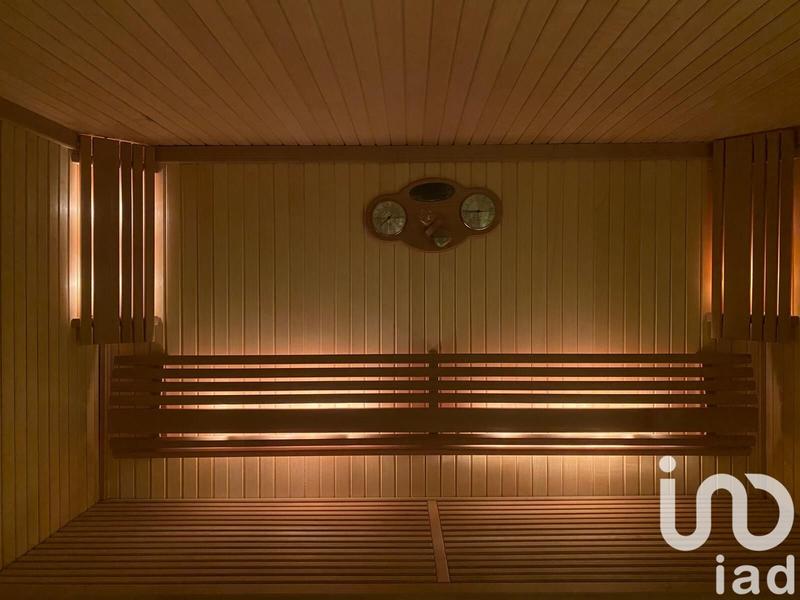 Maison - 400 m² - 8 pièces