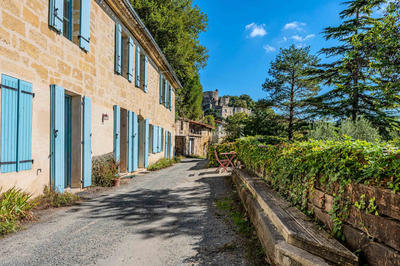 Maison - 318 m² - 9 pièces