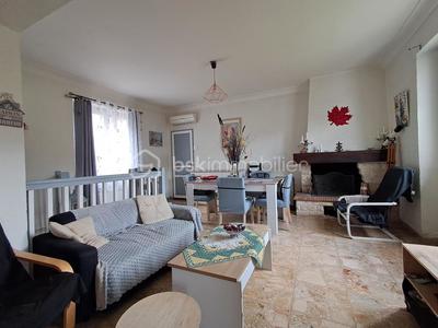 Maison traditionnelle - 140 m² - 6 pièces