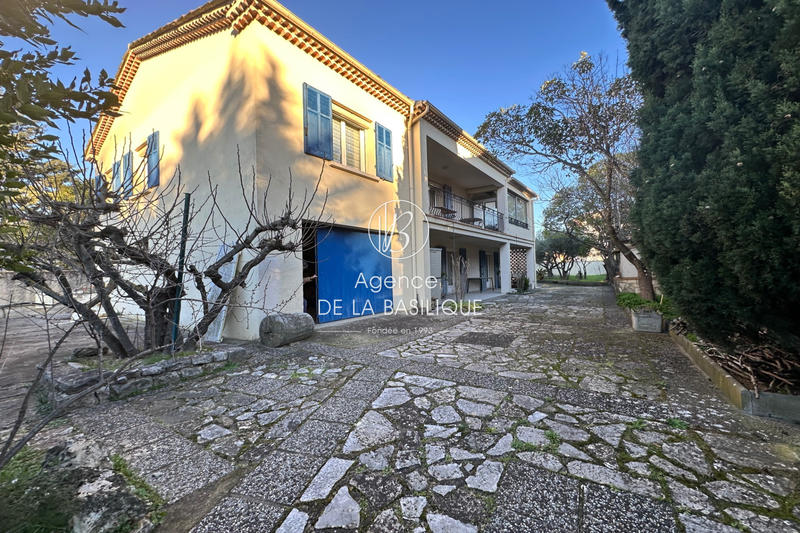 Maison - 200 m² - 6 pièces