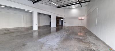 Local commercial - 339 m² - 2 pièces