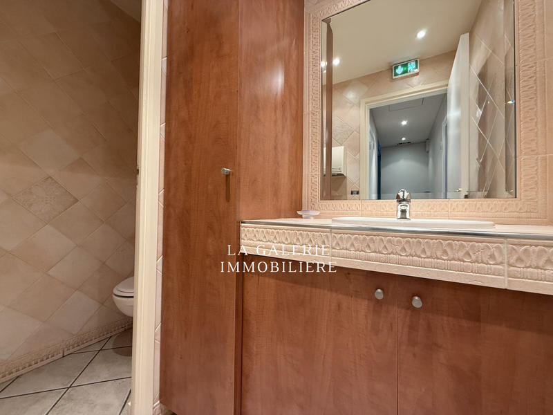 Bureau - 66 m² - 2 pièces