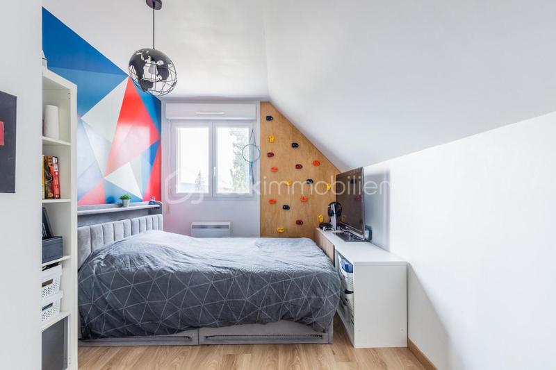 Maison - 94 m² - 5 pièces