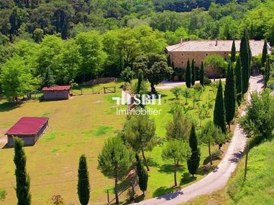 Mas - 540 m² - 27 pièces