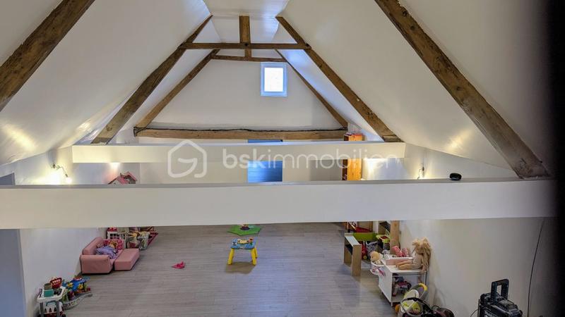 Corps de ferme - 250 m² - 8 pièces