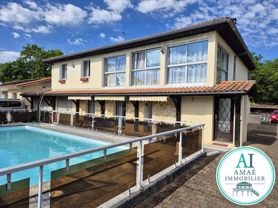 Maison - 241 m² - 11 pièces