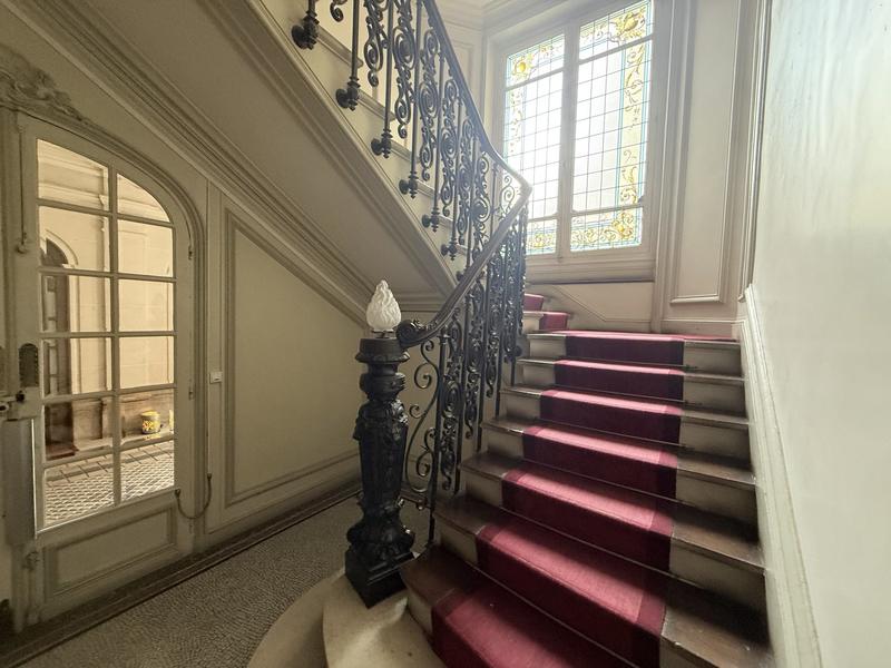 Appartement - 179 m² - 6 pièces