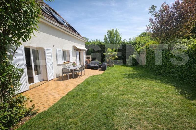 Maison - 200 m² - 9 pièces