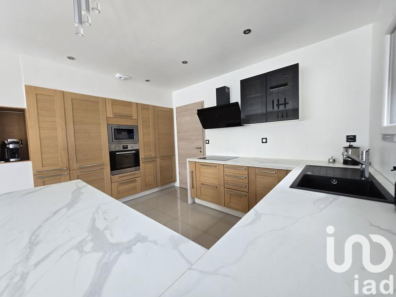 Maison - 121 m² - 5 pièces