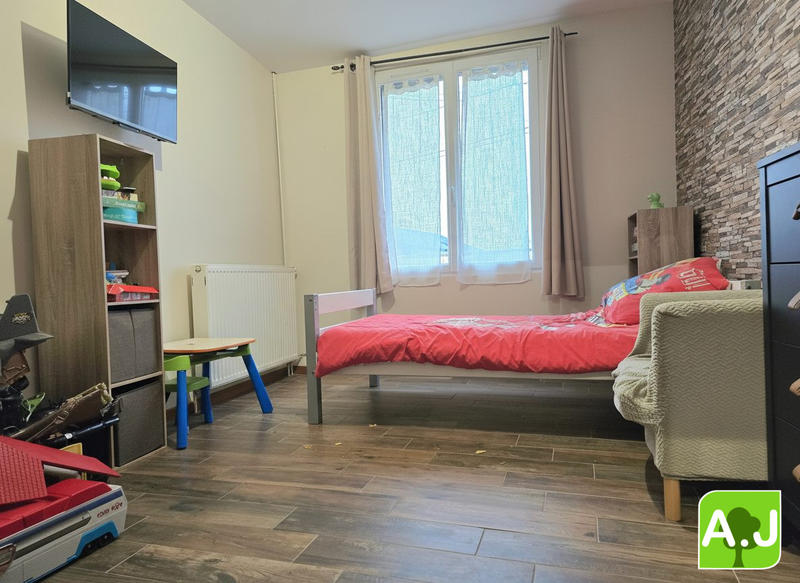 Maison traditionnelle - 140 m² - 5 pièces