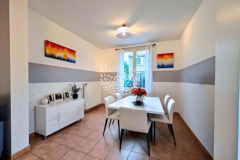 Maison - 96 m² - 5 pièces