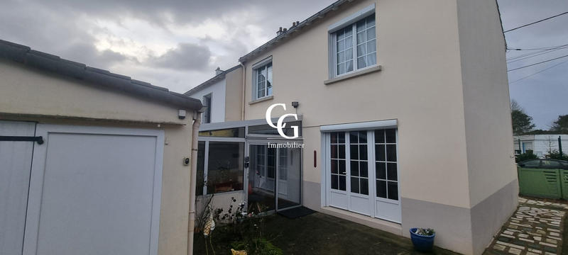 Maison traditionnelle - 96 m² - 7 pièces