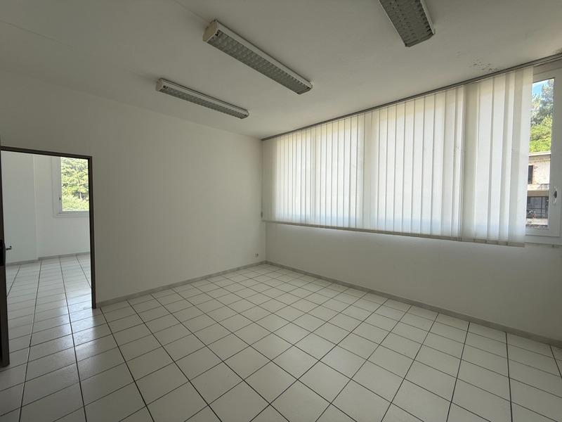 Bureau - 567 m² - 10 pièces