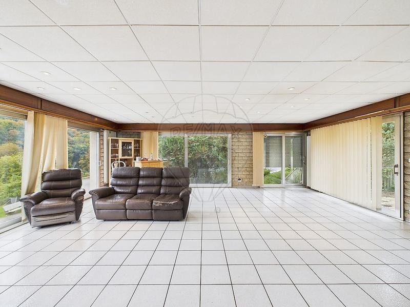 Maison - 230 m² - 8 pièces