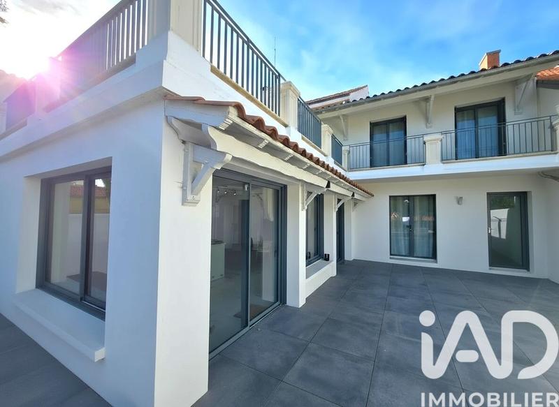 Maison - 210 m² - 7 pièces