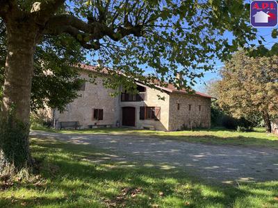 Maison - 203 m² - 8 pièces