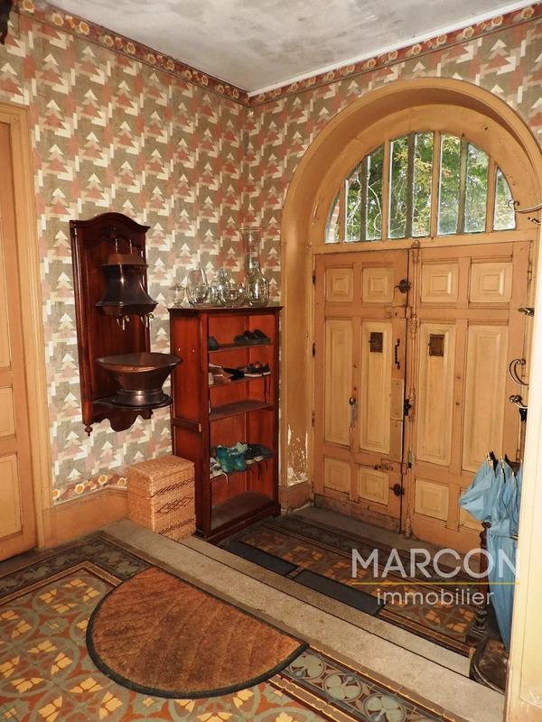 Maison - 320 m² - 10 pièces