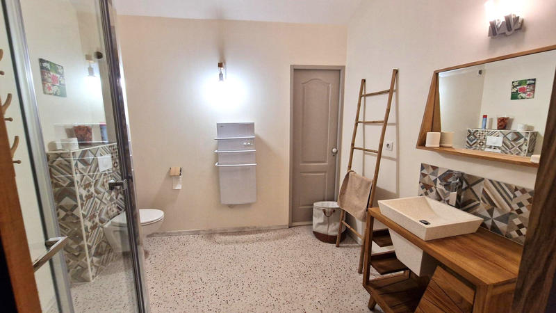 Maison - 240 m² - 7 pièces