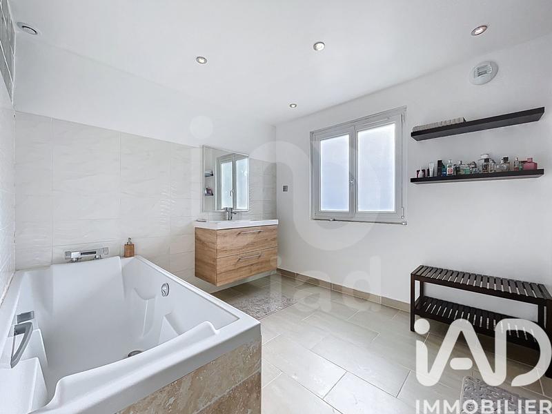 Maison - 120 m² - 6 pièces