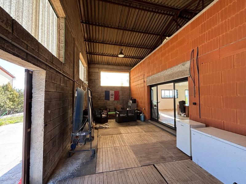 Maison - 440 m² - 16 pièces