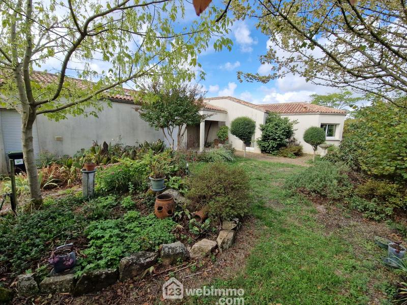 Maison - 215 m² - 6 pièces