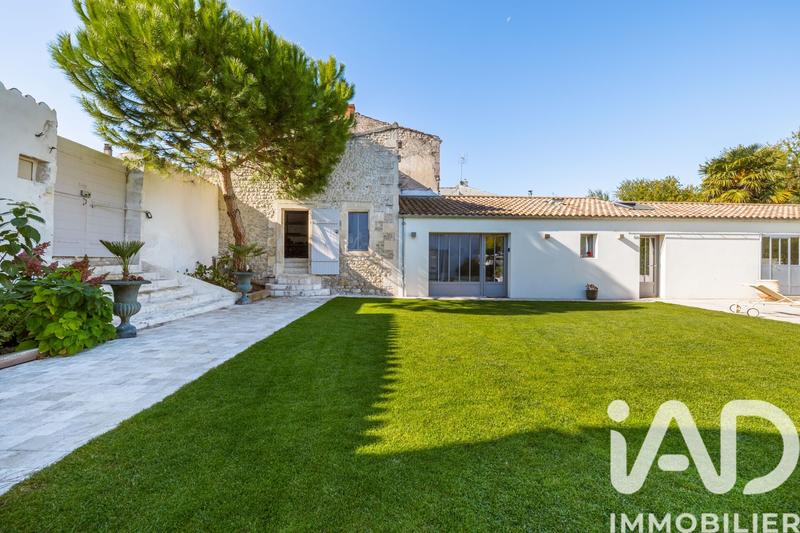 Maison - 300 m² - 10 pièces