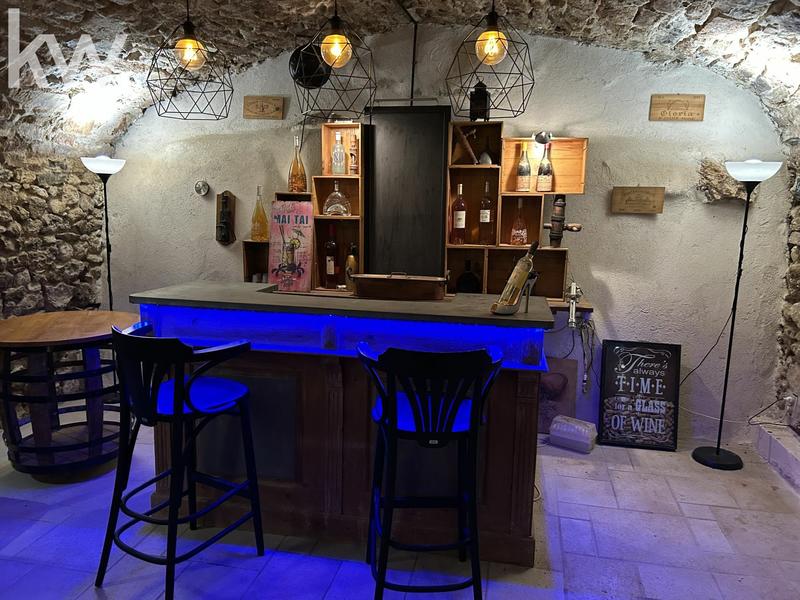 Fonds de commerce - Magasins - 180 m²