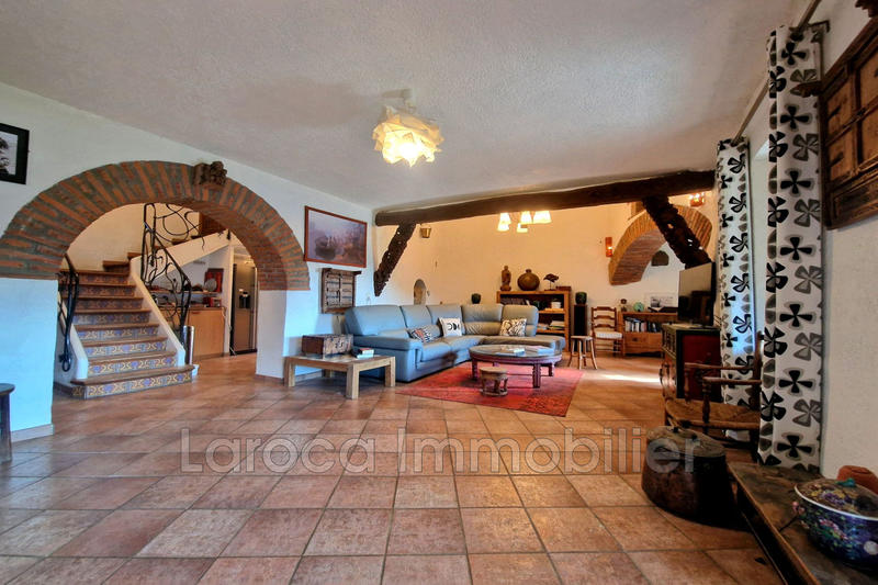 Mas - 295 m² - 11 pièces