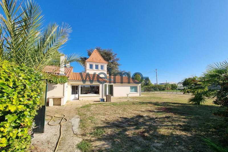 Maison - 180 m² - 6 pièces