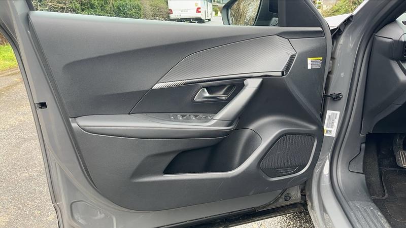 Peugeot 2008 1.2 Puretech 100 Allure