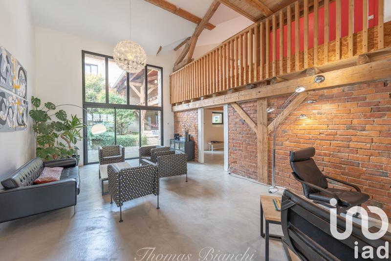 Maison - 230 m² - 6 pièces