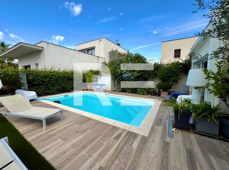 Villa - 170 m² - 6 pièces