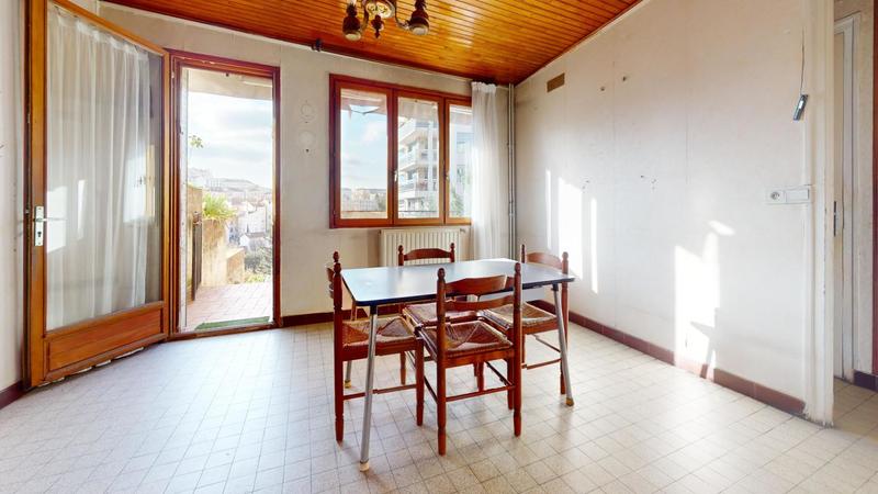 Appartement - 100 m² - 5 pièces