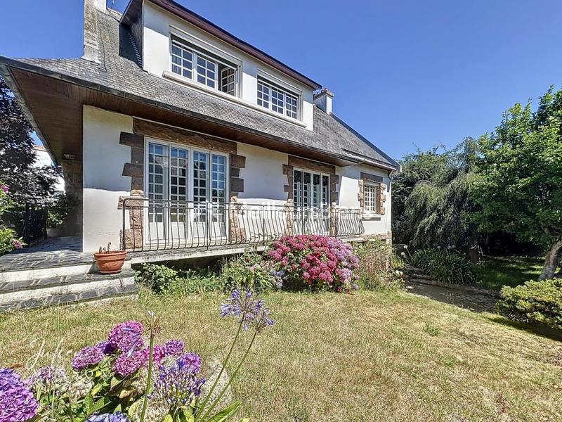 Maison - 140 m² - 8 pièces