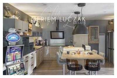 Maison de village - 244 m² - 7 pièces