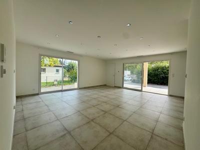 Maison - 92 m² - 5 pièces