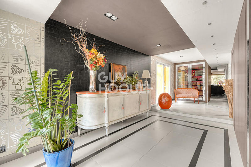 Demeure - 394 m² - 10 pièces