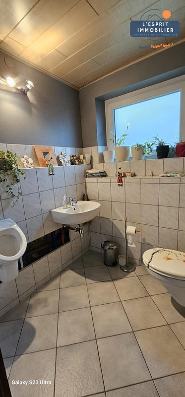 Maison - 250 m² - 8 pièces