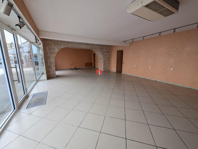 Local commercial - 130 m² - 5 pièces
